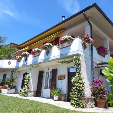 Il Colle Della Brina Hotel Sarzana Exterior photo